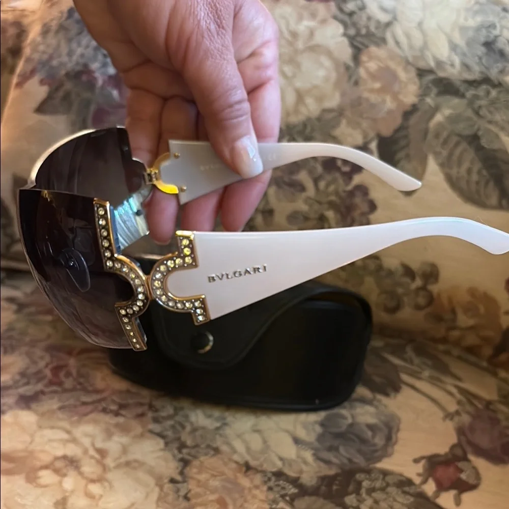 Bulgari Black and White Sunglasses Modern Accessories Swarofski crystals - Picture 4 of 7